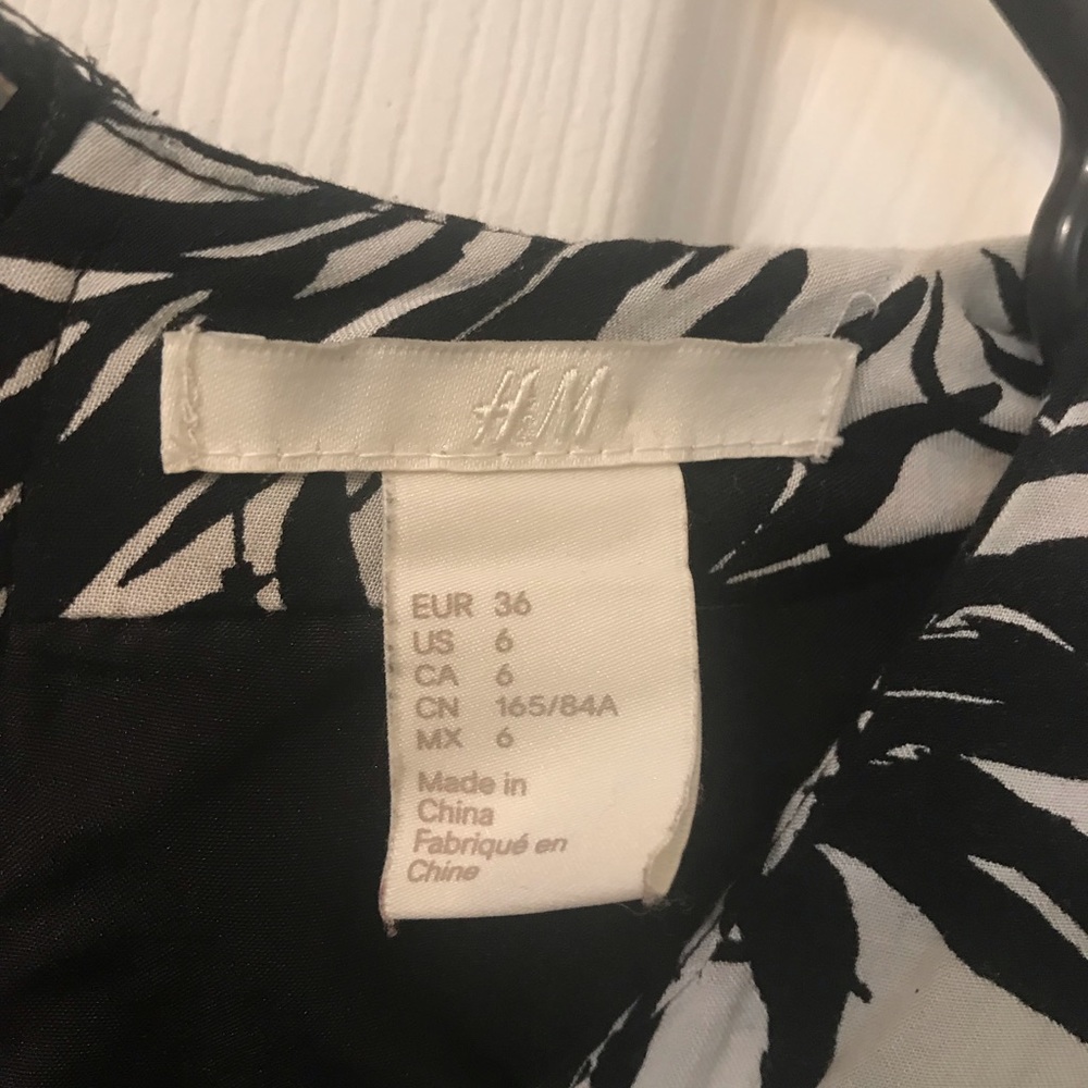 H&M Fit & Flare Dress - Picture 3 of 3